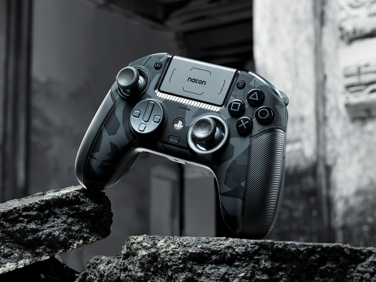 Kontroler Nacon Revolution 5 Pro Urban Camo - Grafika lifestyle