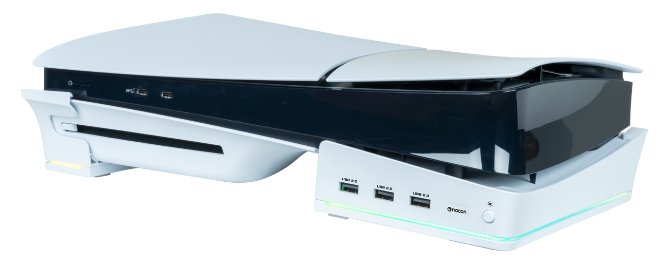 Podstawka pod konsolę PS5 Slim Nacon RGB z HUB USB - Widok ogólny, zamontowana na konsoli
