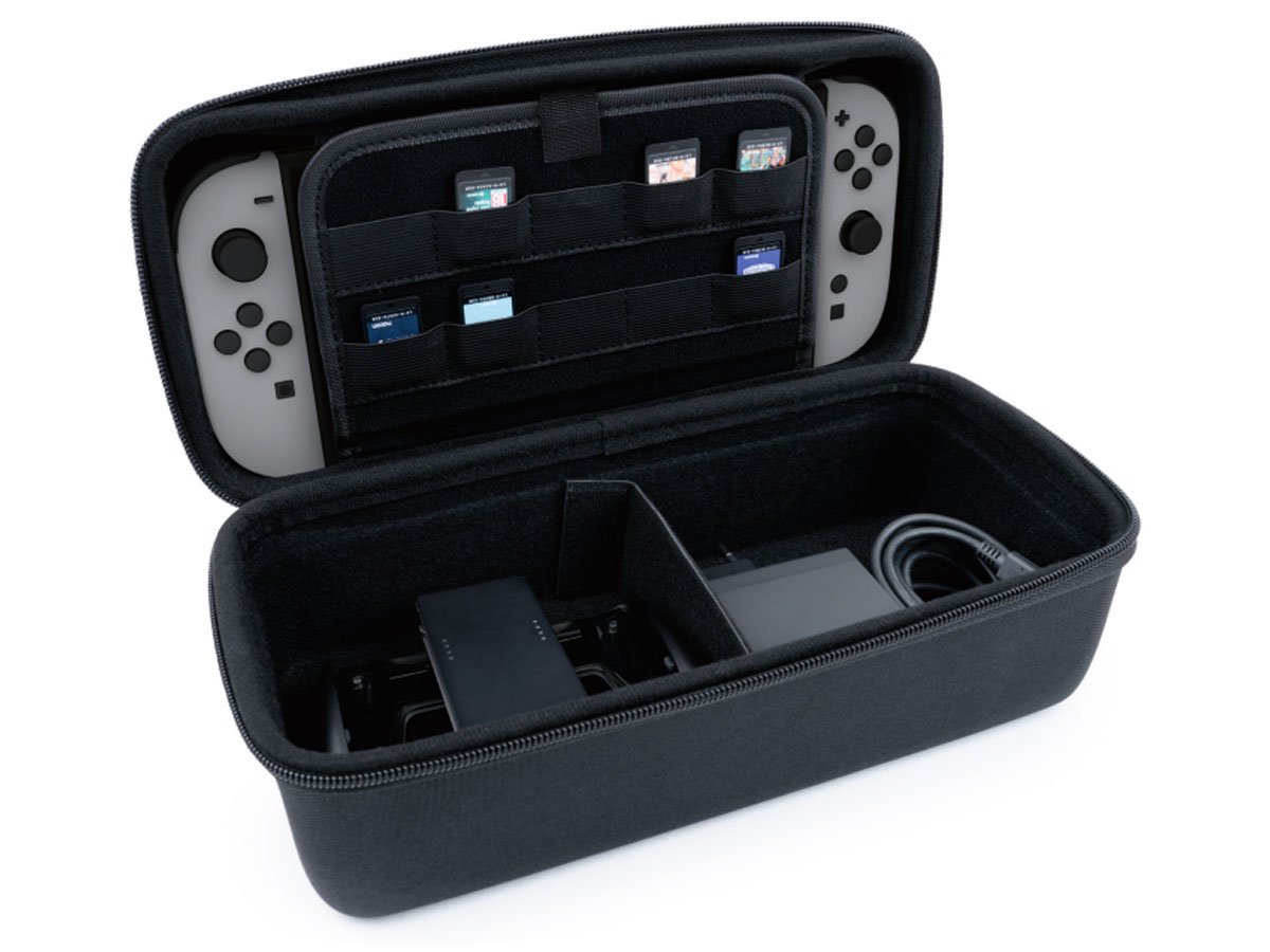 Etui Nacon do konsoli Nintendo Switch 2 Czarne - Widok wnętrza z akcesoriami