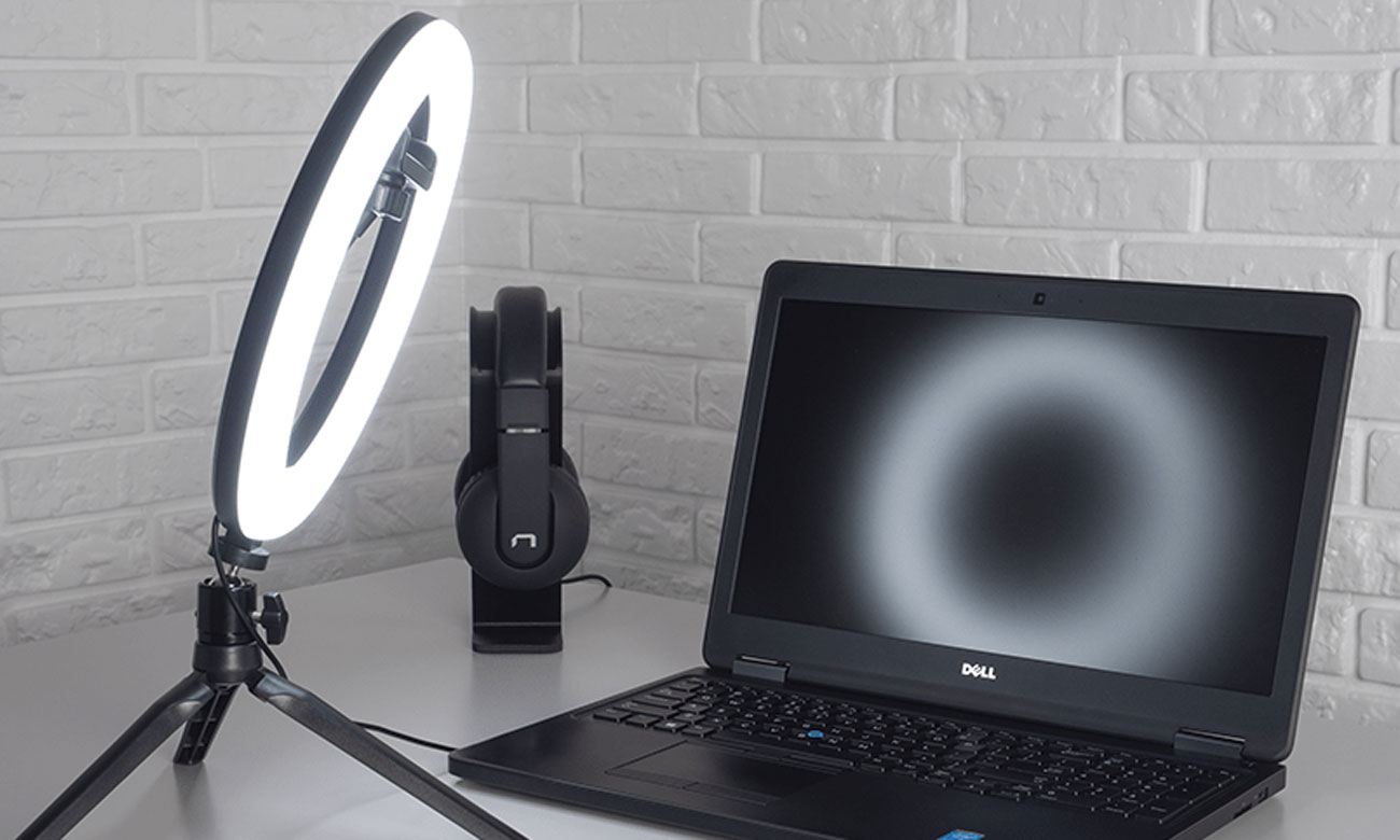 Lampa pierścieniowa Natec Alfama w użyciu