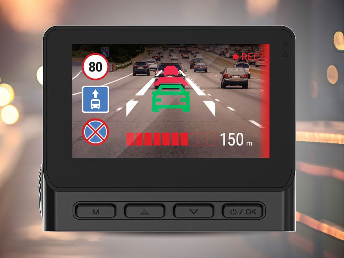 Wideorejestrator Navitel RS990 GPS - Grafika lifestyle