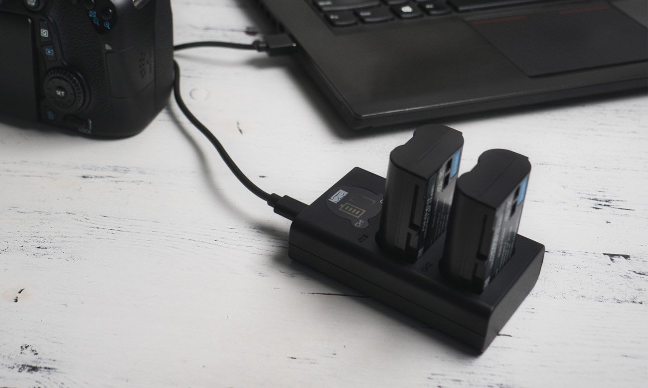 Ładowarka Newell Dual-USB-C do akumulatorów EN-EL14