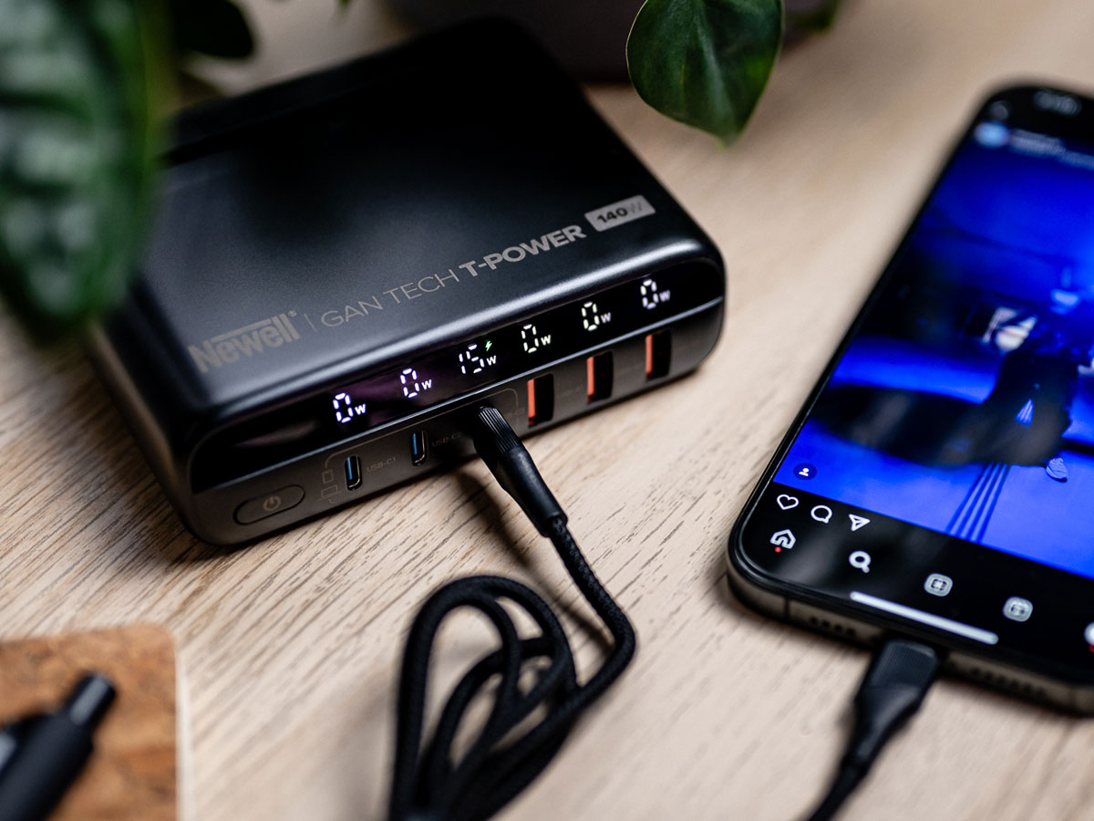 Newell Ładowarka sieciowa z zestawem adapterów GaN Tech T-power 140