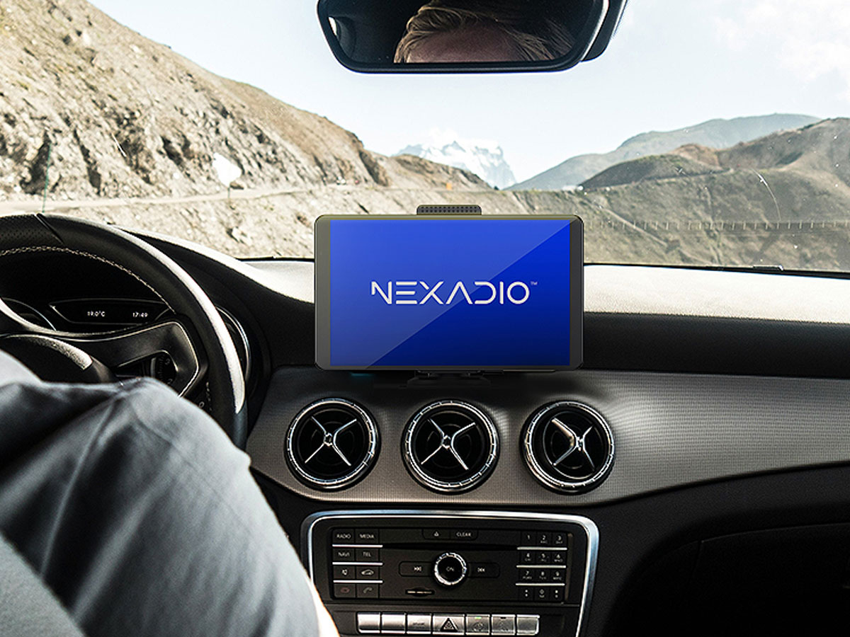 Samochodowa stacja multimedialna Nexadio CC100 - Grafika lifestyle