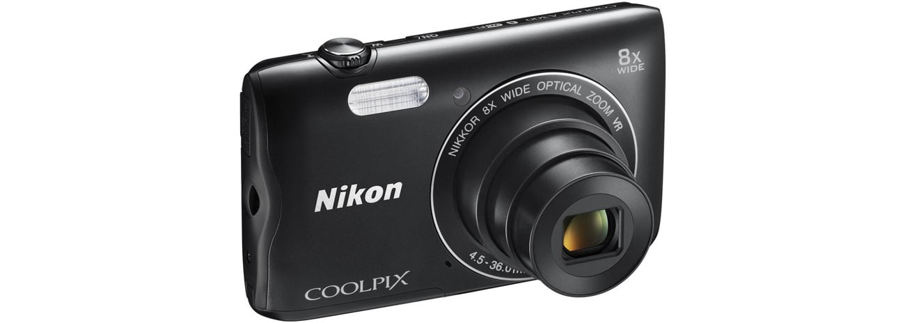 Aparat kompaktowy Nikon Coolpix A300 pod kątem