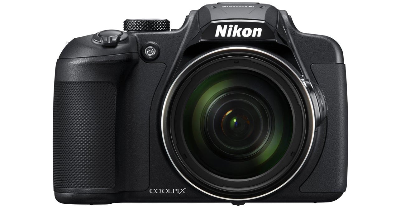 Nikon Coolpix B700