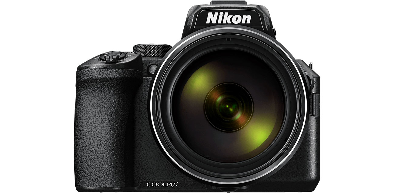 Компактний фотоапарат Nikon Coolpix P950 чорний
