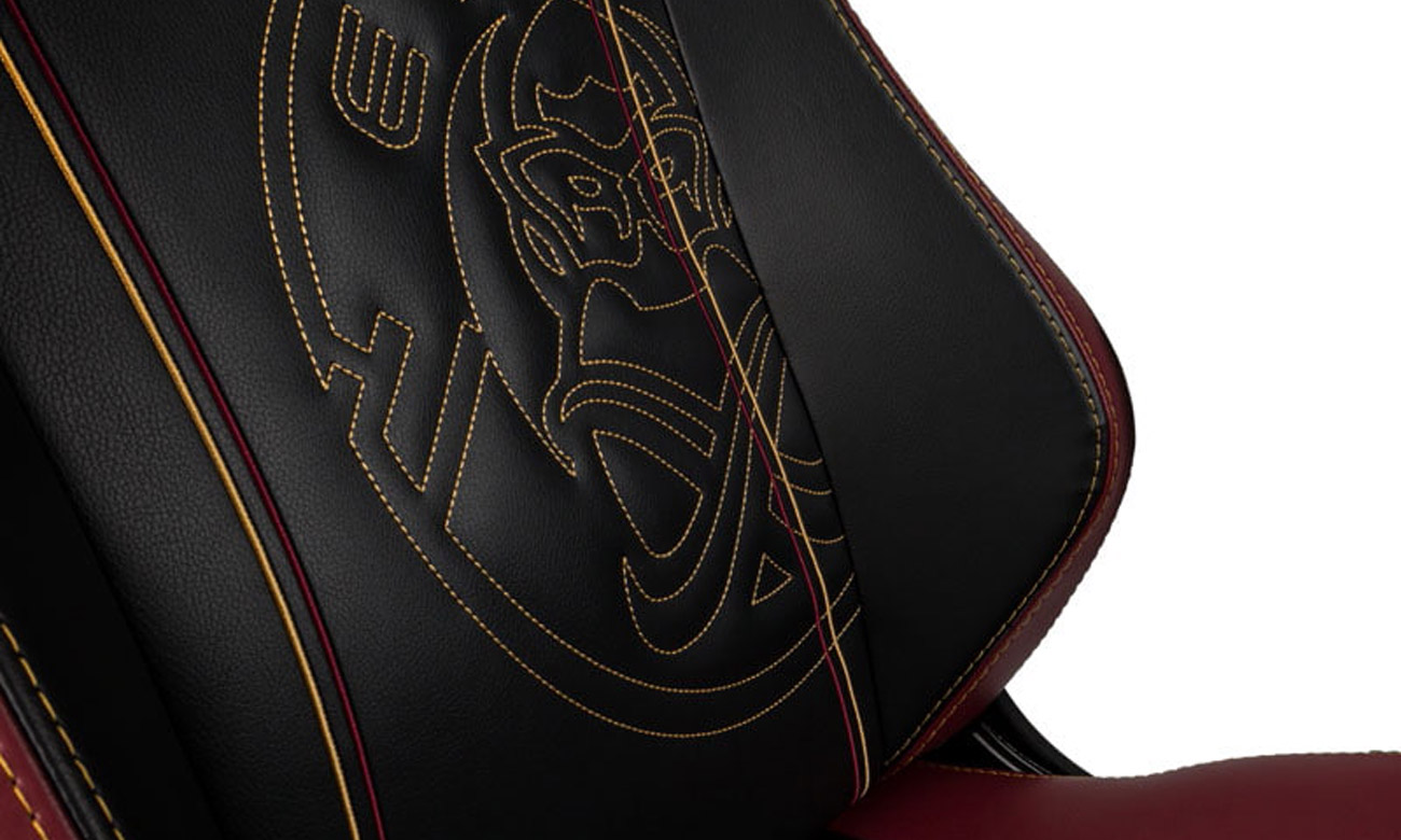 Fotel gamingowy noblechairs HERO Gaming ENCE Edition - Widok na oparcie z logotypem