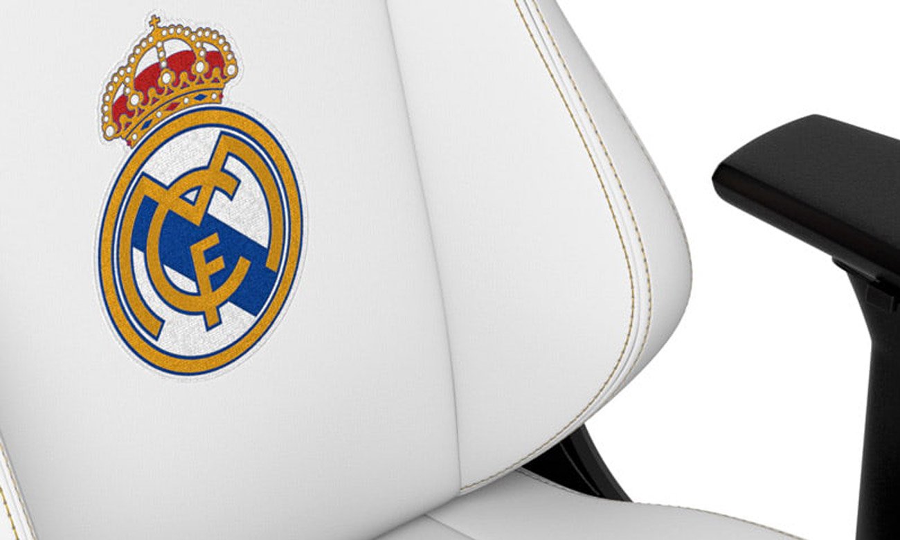 Fotel gamingowy noblechairs HERO Gaming Real Madrid Edition - Widok na oparcie i herb