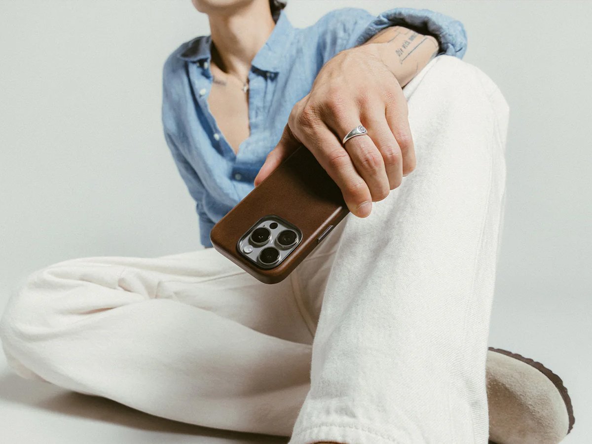 Nomad Traditional Leather case do iPhone 16 Pro Max brown