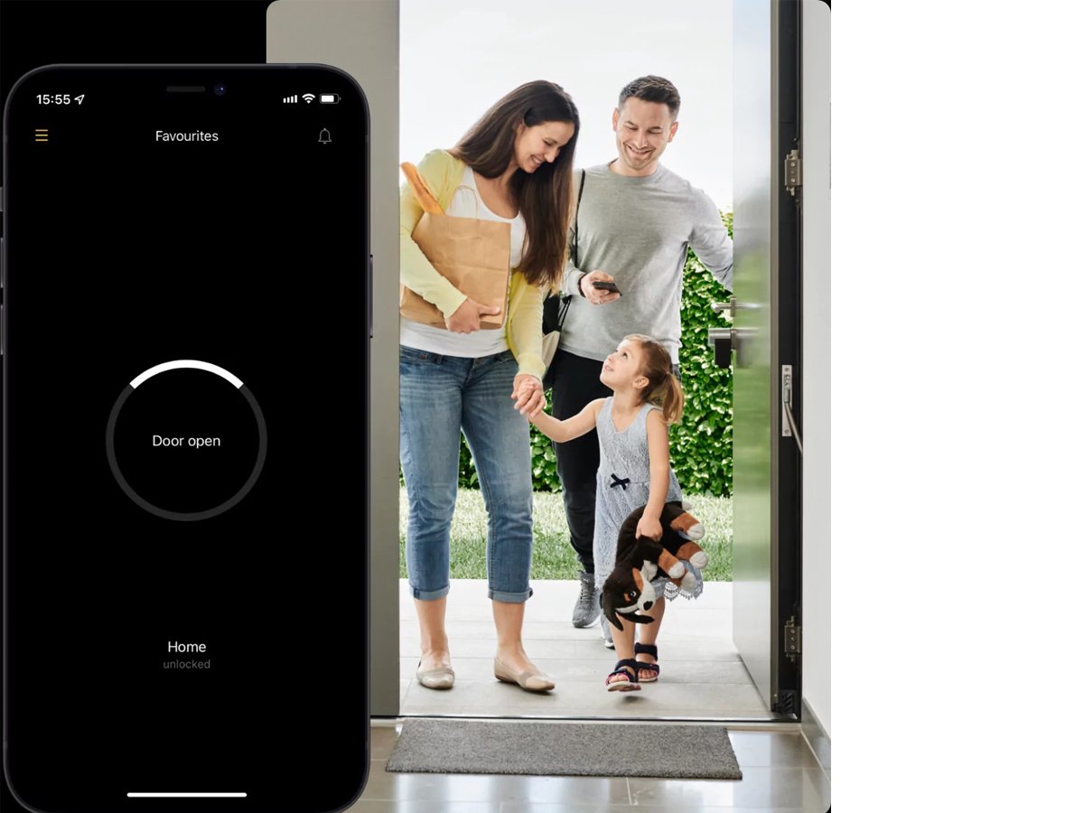 Inteligentny zamek do drzwi Nuki Smart Lock 4G Black - Grafika lifestyle