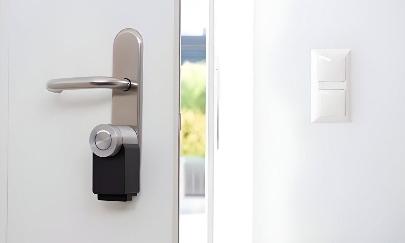 Inteligentny zamek do drzwi Nuki Smart Lock Pro (4 Gen) Black - Grafika