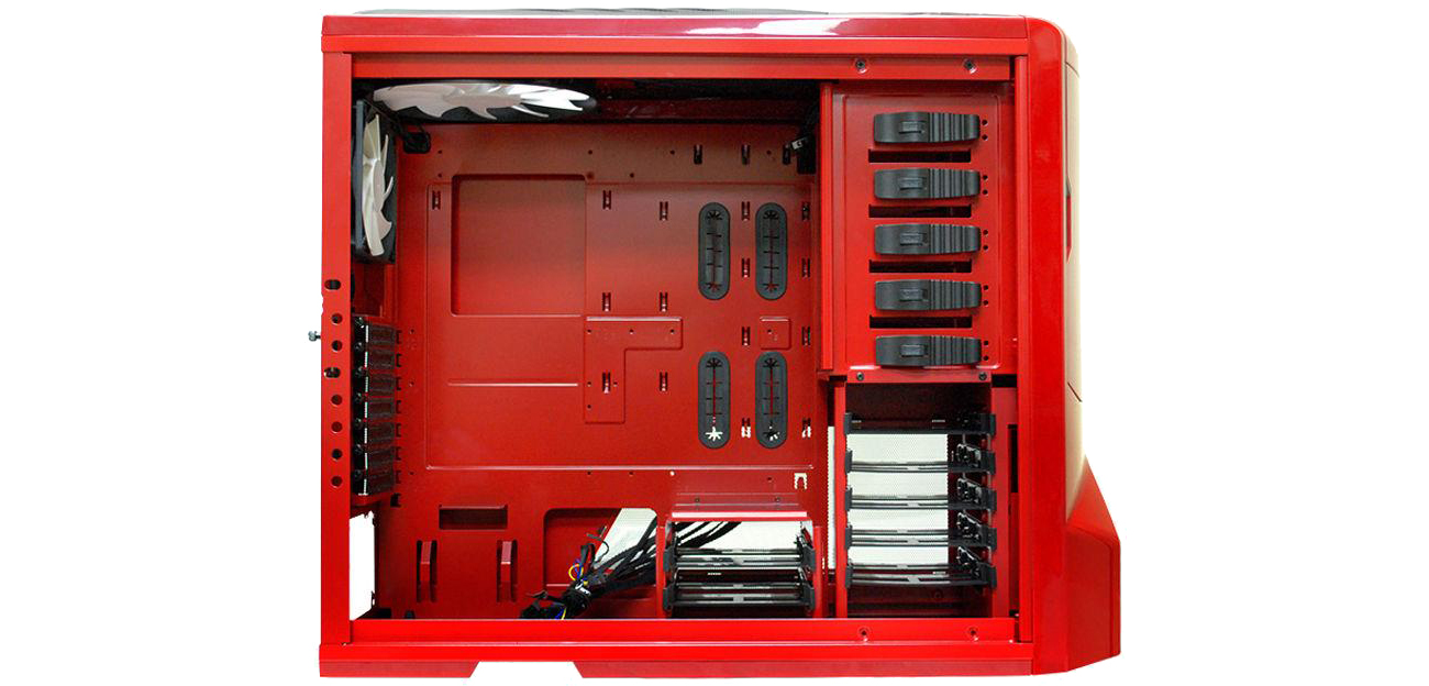 NZXT Phantom czerwona PHAN-001RD widok wnętrza