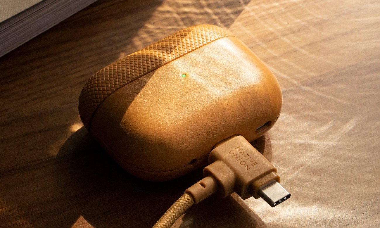 Etui für Kopfhörer Native Union (Re)Classic Case für AirPods Pro 2. Gen. Kraft - Lifestyle-Grafik