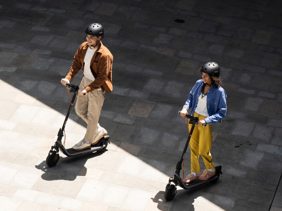 Hulajnoga elektryczna Segway-Ninebot E2 E II - Grafika lifestyle