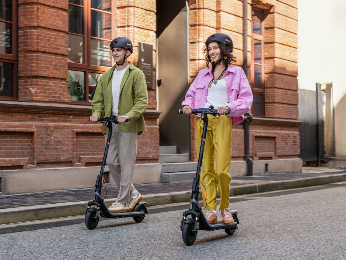 Hulajnoga elektryczna Segway-Ninebot E2 E II - Grafika lifestyle