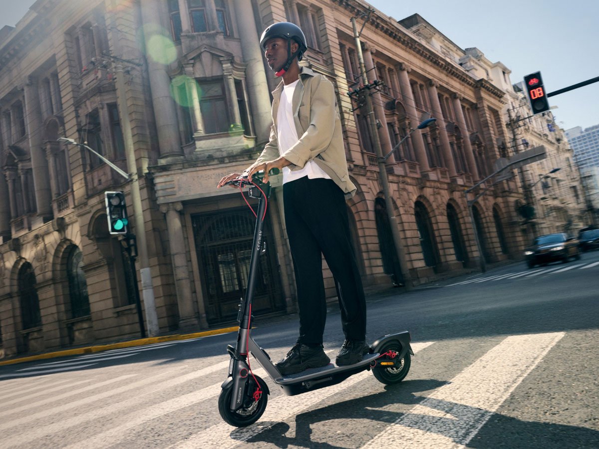 Hulajnoga elektryczna Segway-Ninebot F3 Pro D - Grafika lifestyle