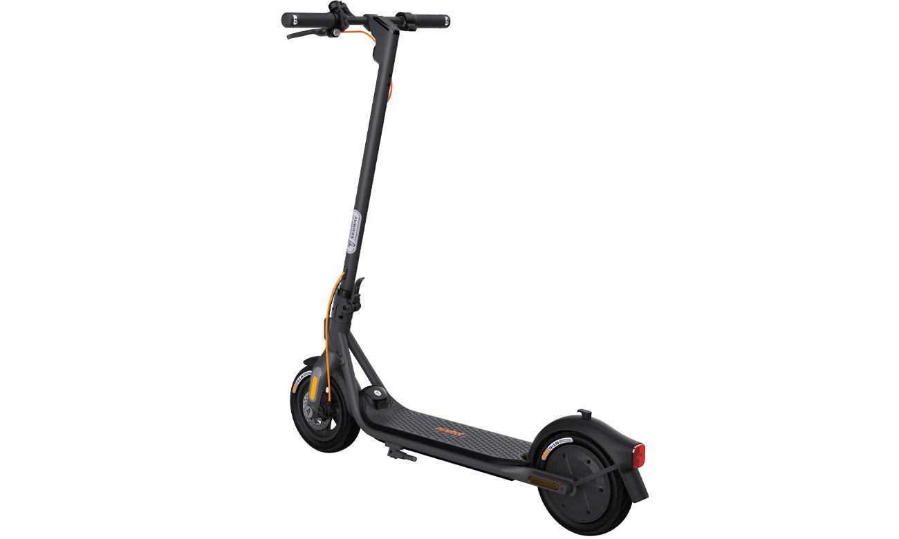Hulajnoga elektryczna Segway-Ninebot KickScooter F2 Plus D - Widok od tyłu pod kątem