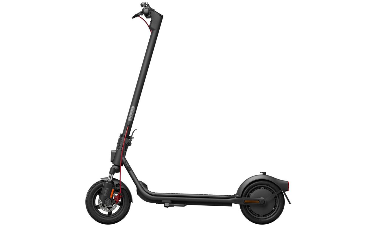 Hulajnoga elektryczna Segway-Ninebot KickScooter F2 Pro D II - Widok z boku