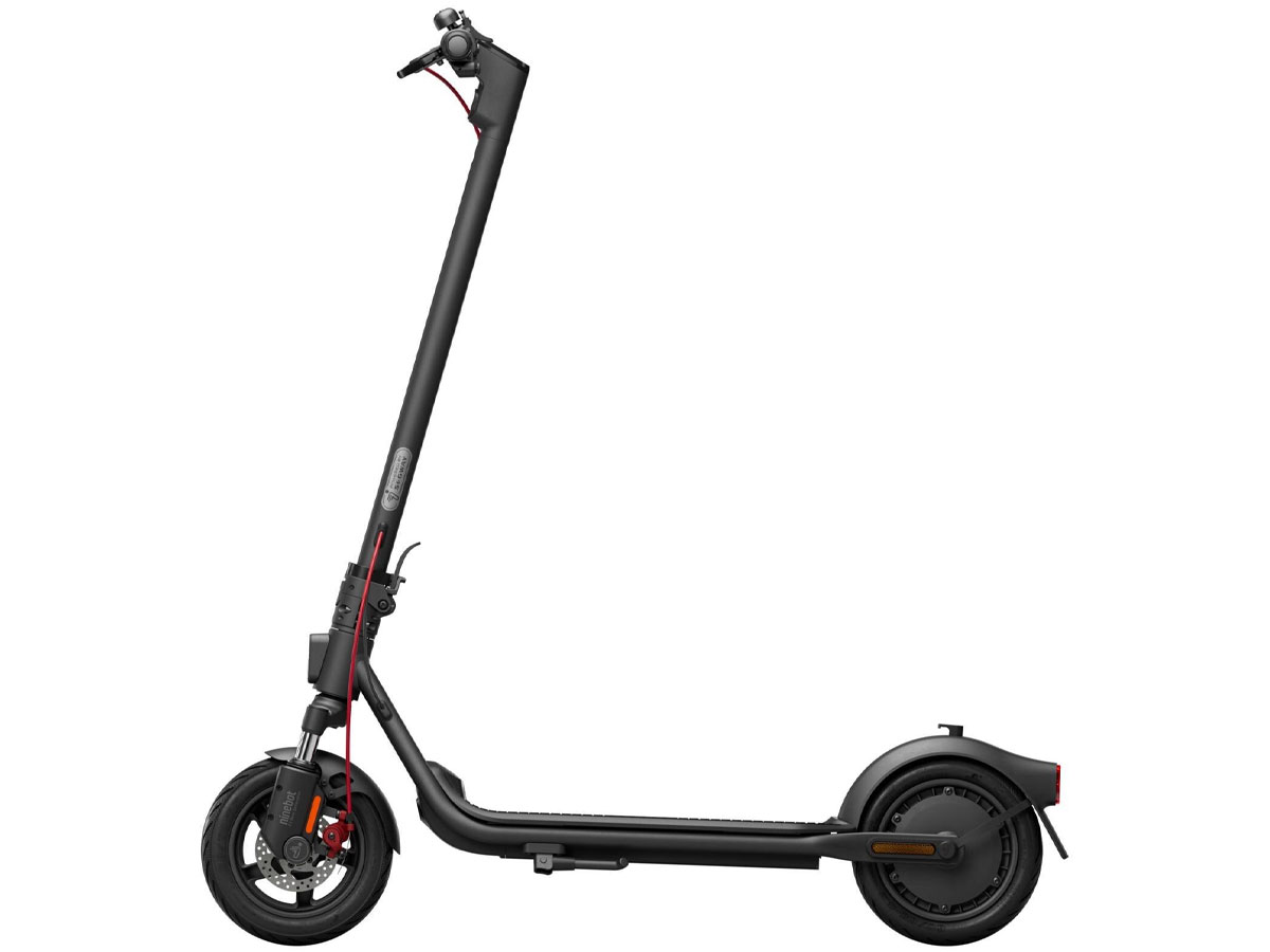 Hulajnoga elektryczna Segway-Ninebot KickScooter F2 Pro D II - Widok z boku