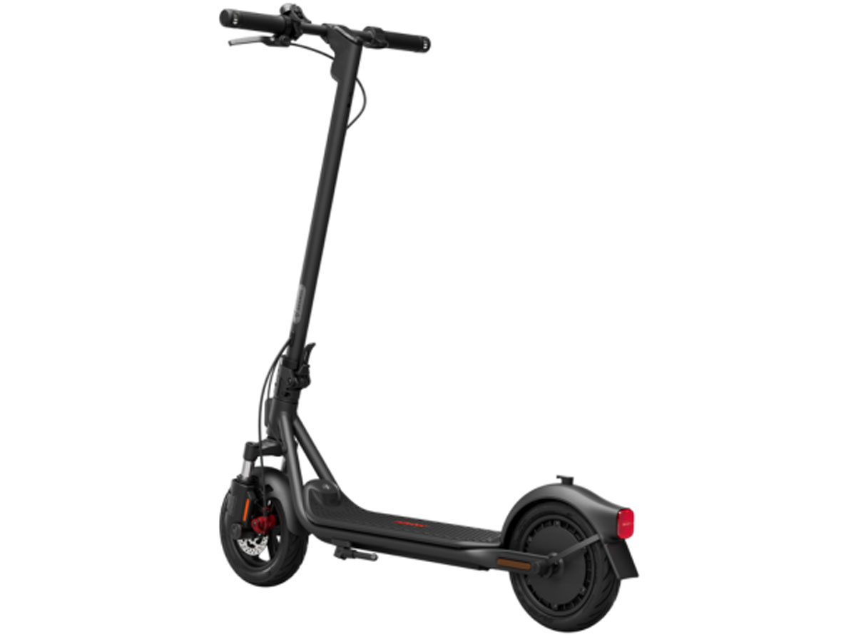 Hulajnoga elektryczna Segway-Ninebot KickScooter F2D II - Widok od tyłu pod kątem