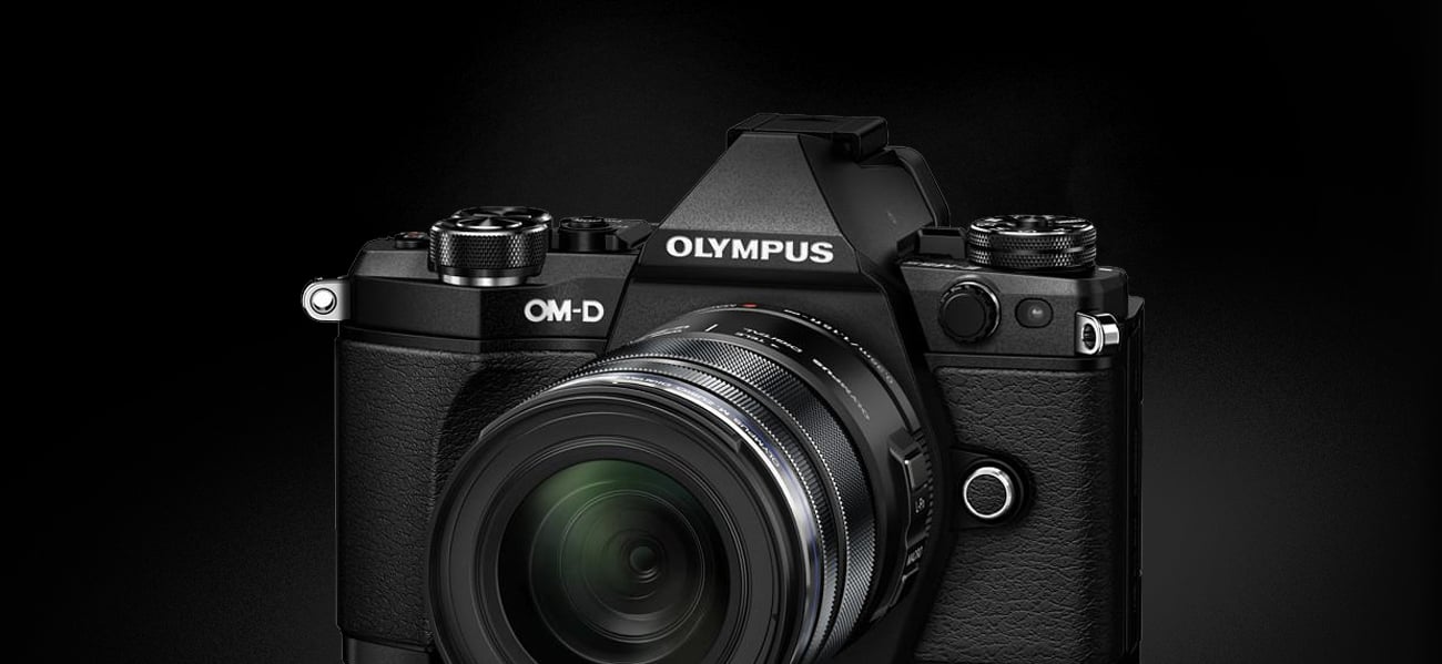 Olympus OM-D E-M5 II czarny + EZ-M 12-50mm