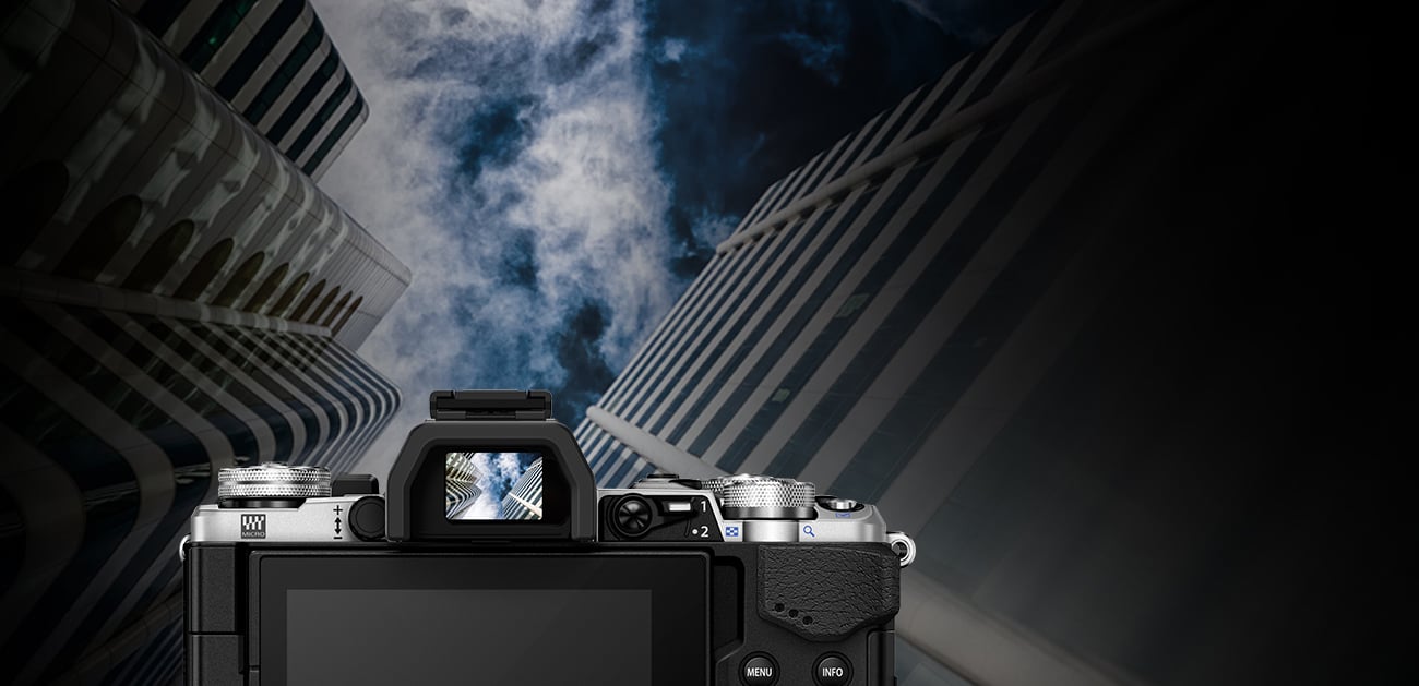 Olympus OM-D E-M5 II Pancake Kit czarny + 14-42 EZ