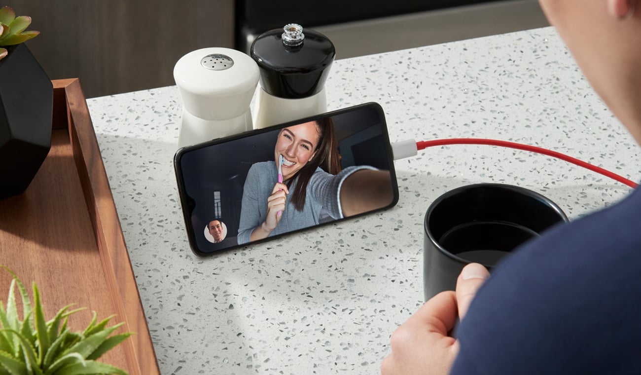 OnePlus 7 inteligentna technologia czytnik linii papilarnych