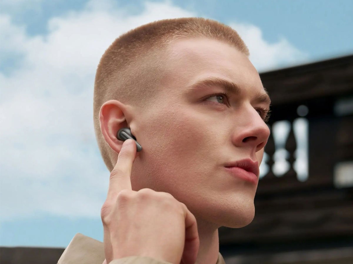 Słuchawki dokanałowe OnePlus Buds 4 - Grafika lifestyle