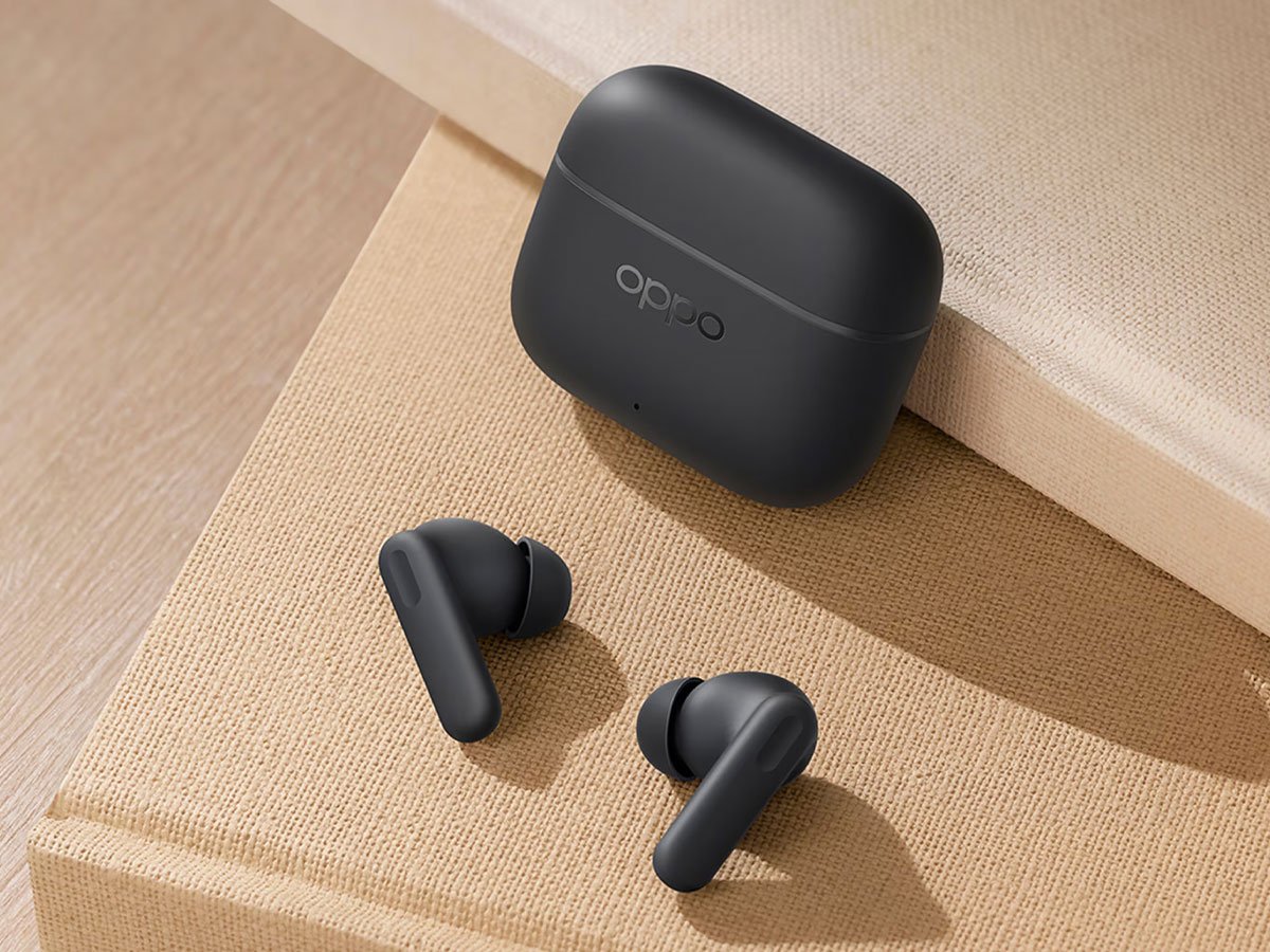 Słuchawki bezprzewodowe OPPO Enco Buds3 Pro Czarne - Grafika lifestyle