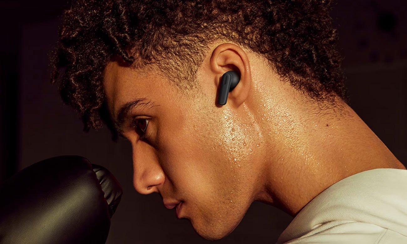 Słuchawki bezprzewodowe OPPO Enco Buds3 Pro Czarne - Grafika lifestyle