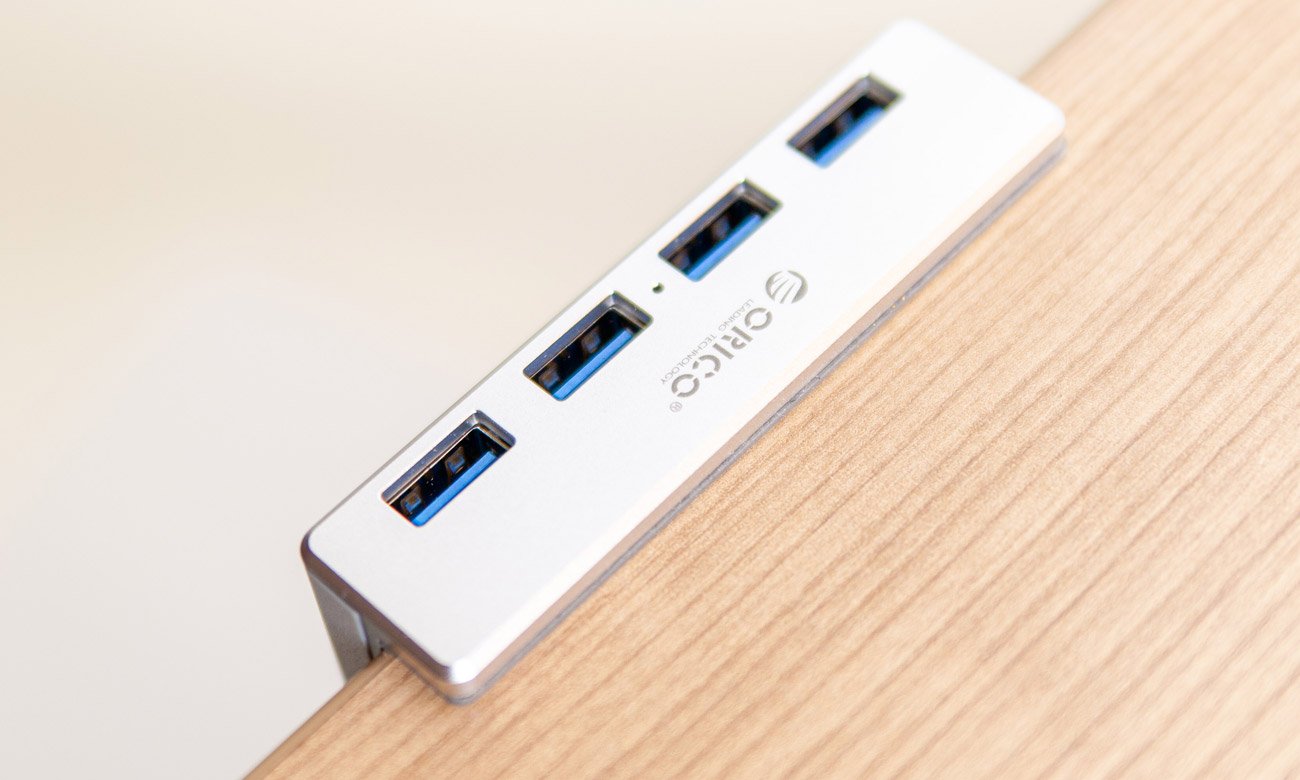 Hub USB Orico na blacie