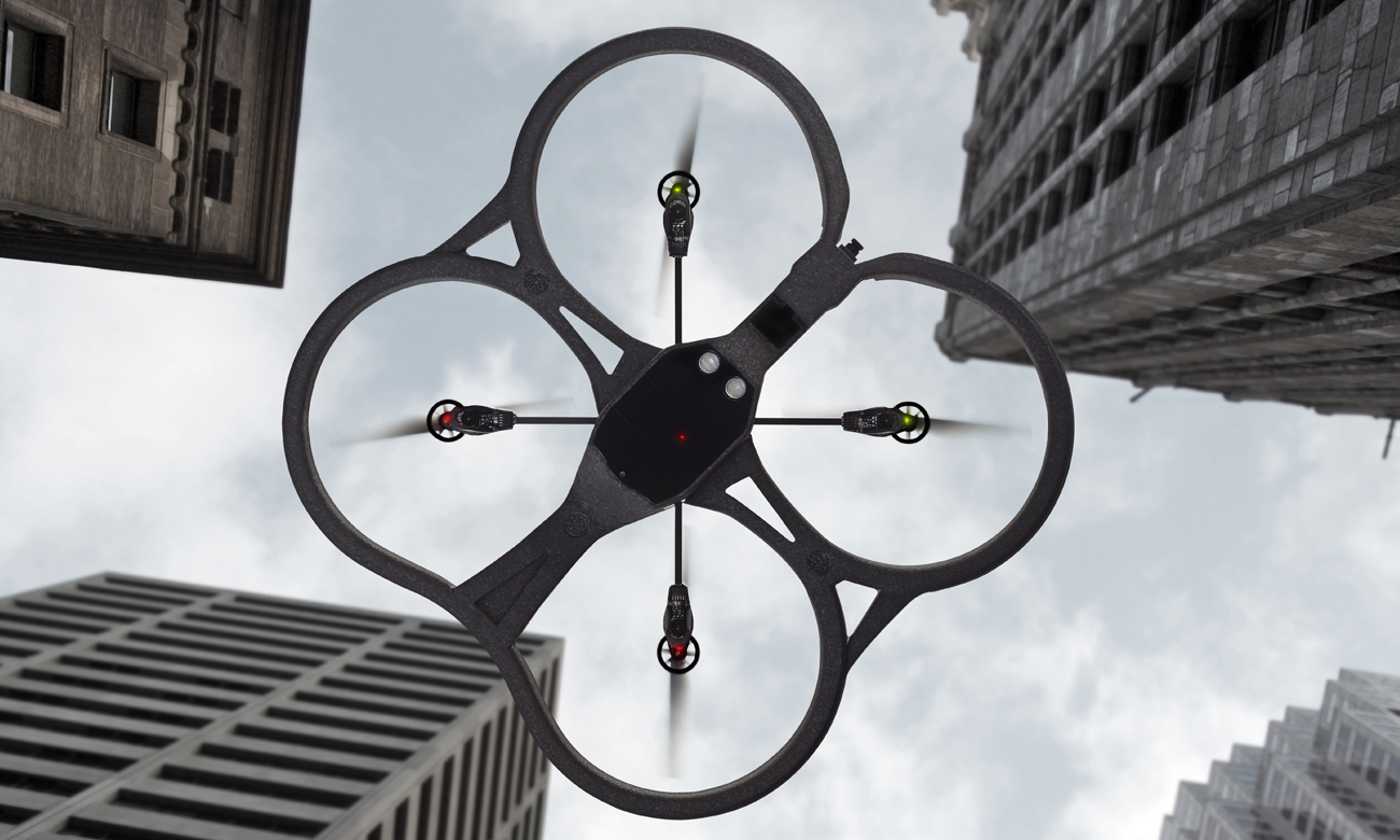 Parrot AR.Drone 2.0 widok od dołu