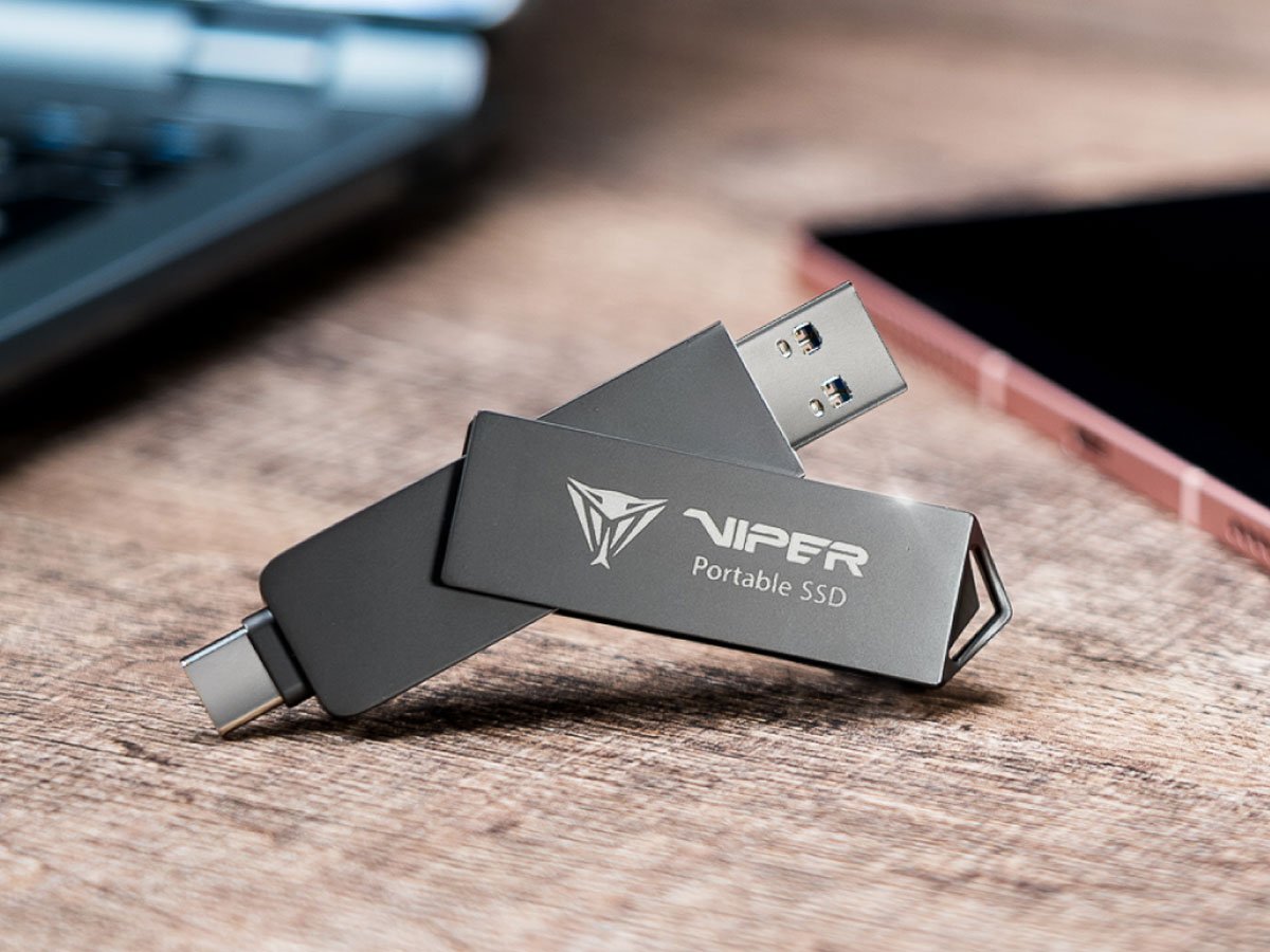 Dysk zewnętrzny SSD Patriot VIPER PVP30 Duo Compact - Grafika lifestyle