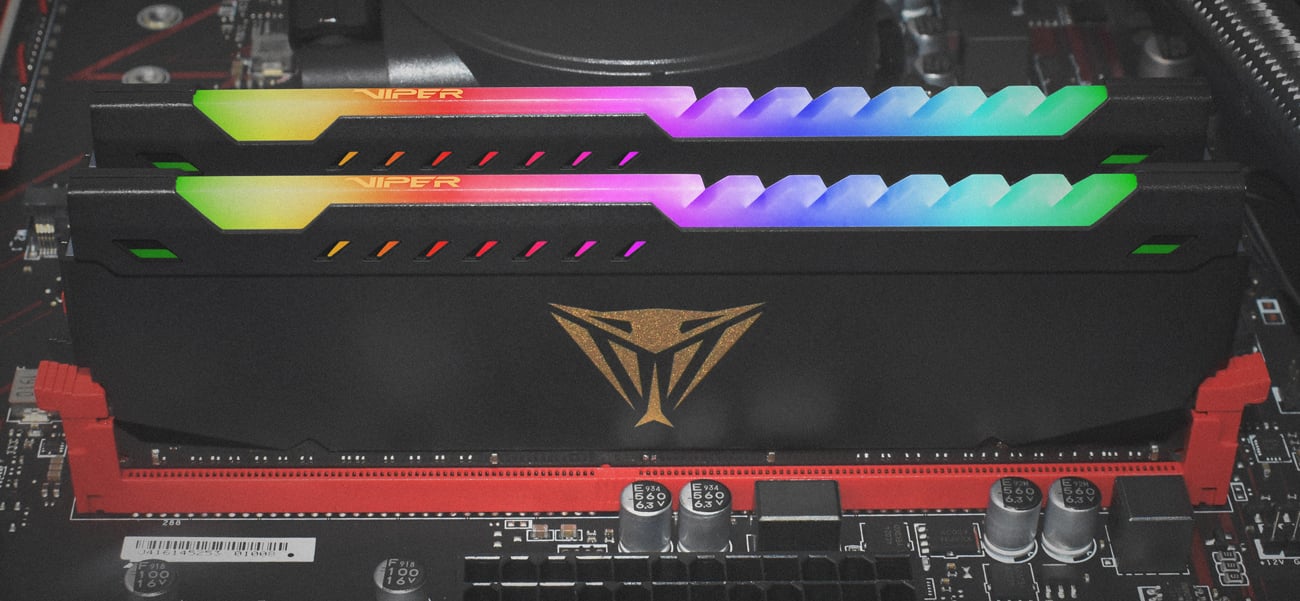 Pamięć RAM DDR4 Patriot16GB Viper Steel RGB 