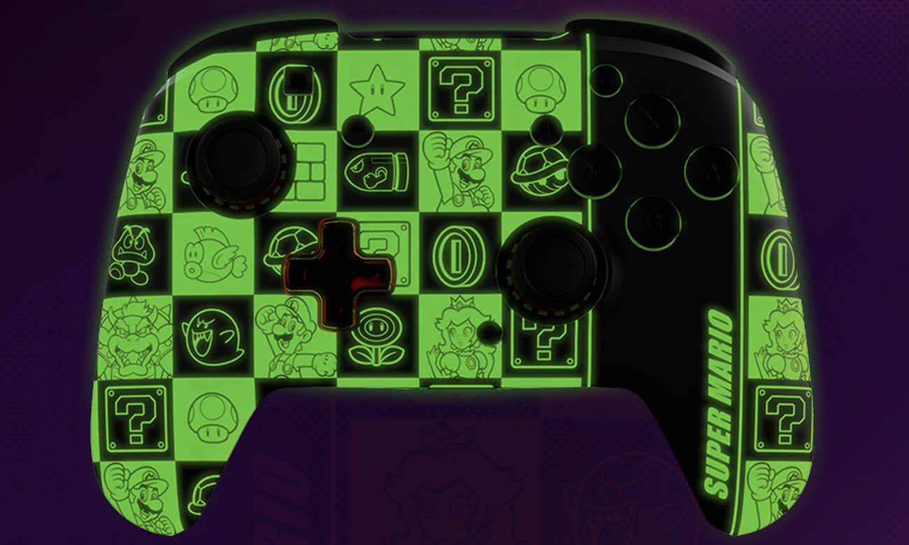 Kontroler bezprzewodowy PDP Super ICons Hero Glow in the Dark - Widok od przodu, podświetlenie