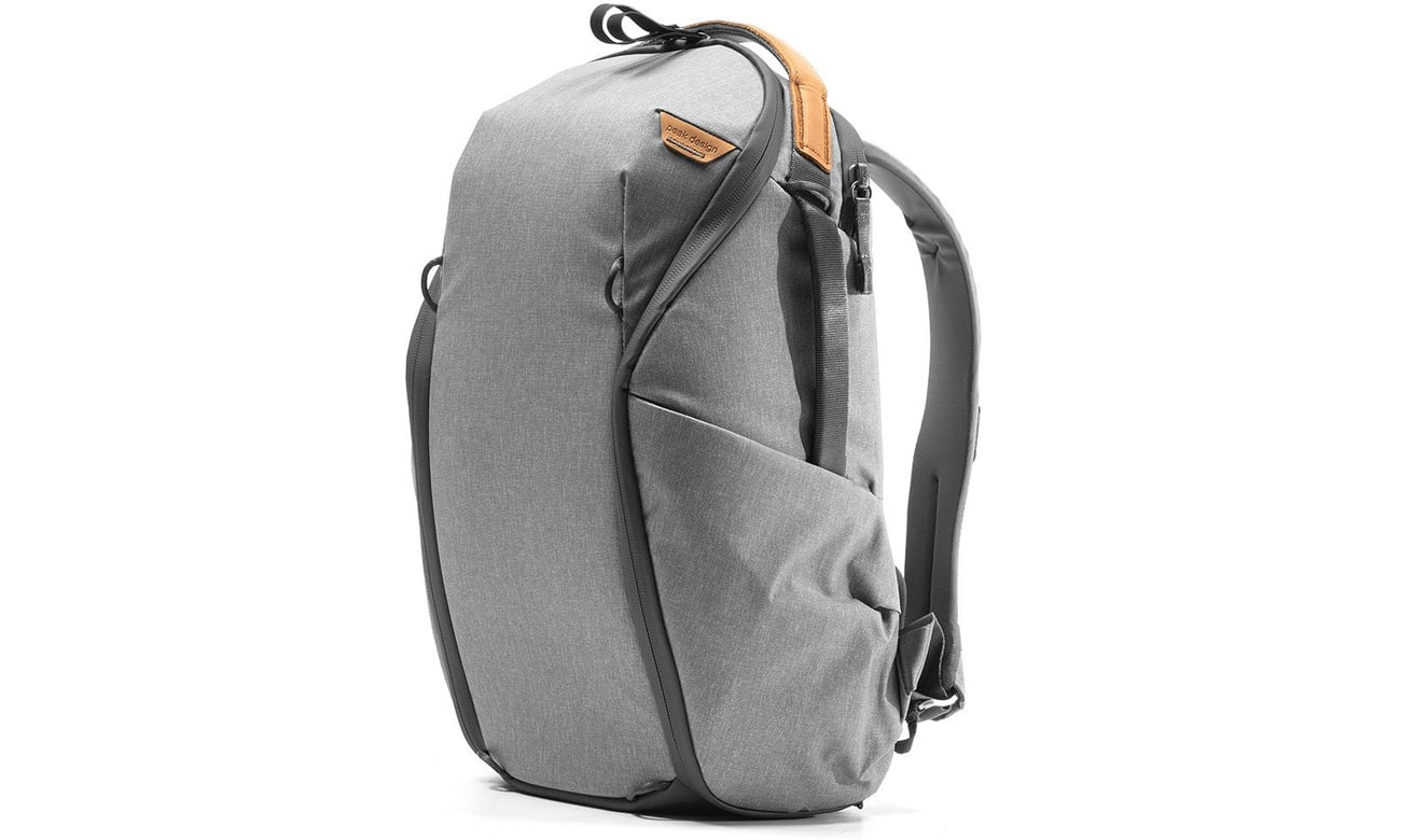 Plecak Peak Design Everyday Backpack 15L Zip v2 Popielaty - Widok od przodu pod kątem