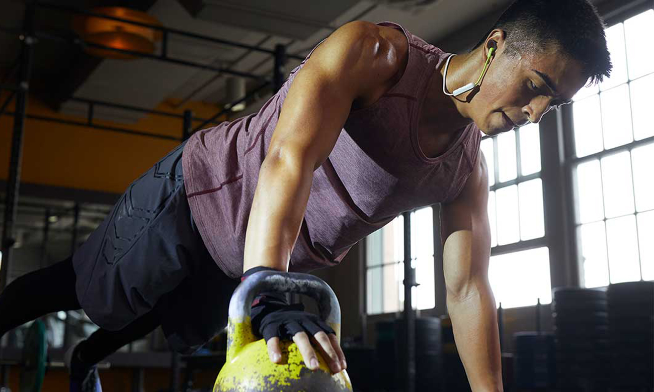 Plantronics BackBeat FIT 300 Wygodne słuchanie podczas treningów