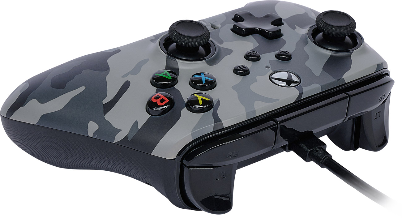Pad przewodowy PowerA Enhanced Arctic Camo do Xbox Series X|S - Widok od góry pod kątem