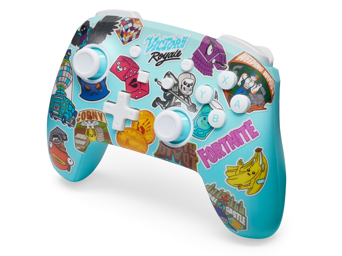 Kontroler PowerA Enhanced Fortnite Sticker Mania - Widok od przodu pod kątem