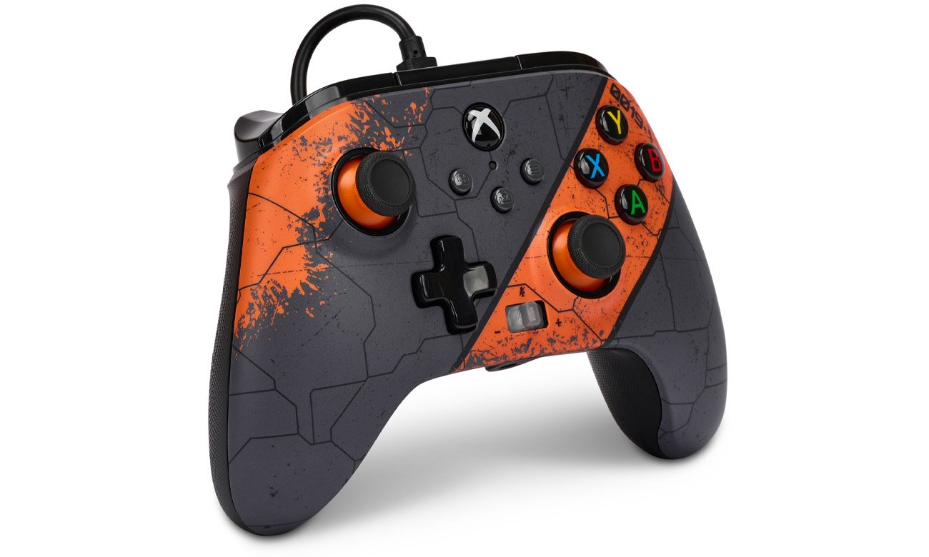 Pad przewodowy PowerA Enhanced Galactic Mission do Xbox Series X|S - Widok od przodu pod kątem
