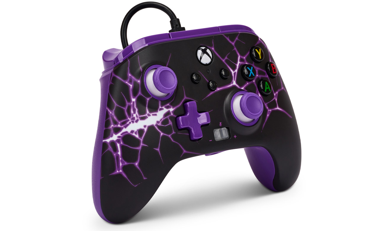 Pad przewodowy PowerA Enhanced Purple Magma do Xbox Series X|S - Widok od przodu pod kątem