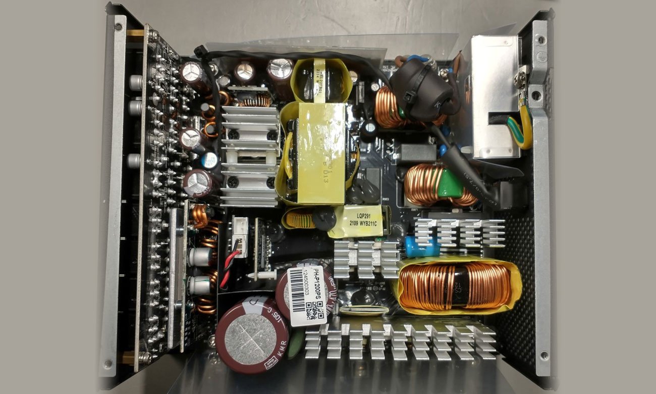 Phanteks Revolt X 1200W - Podzespoły