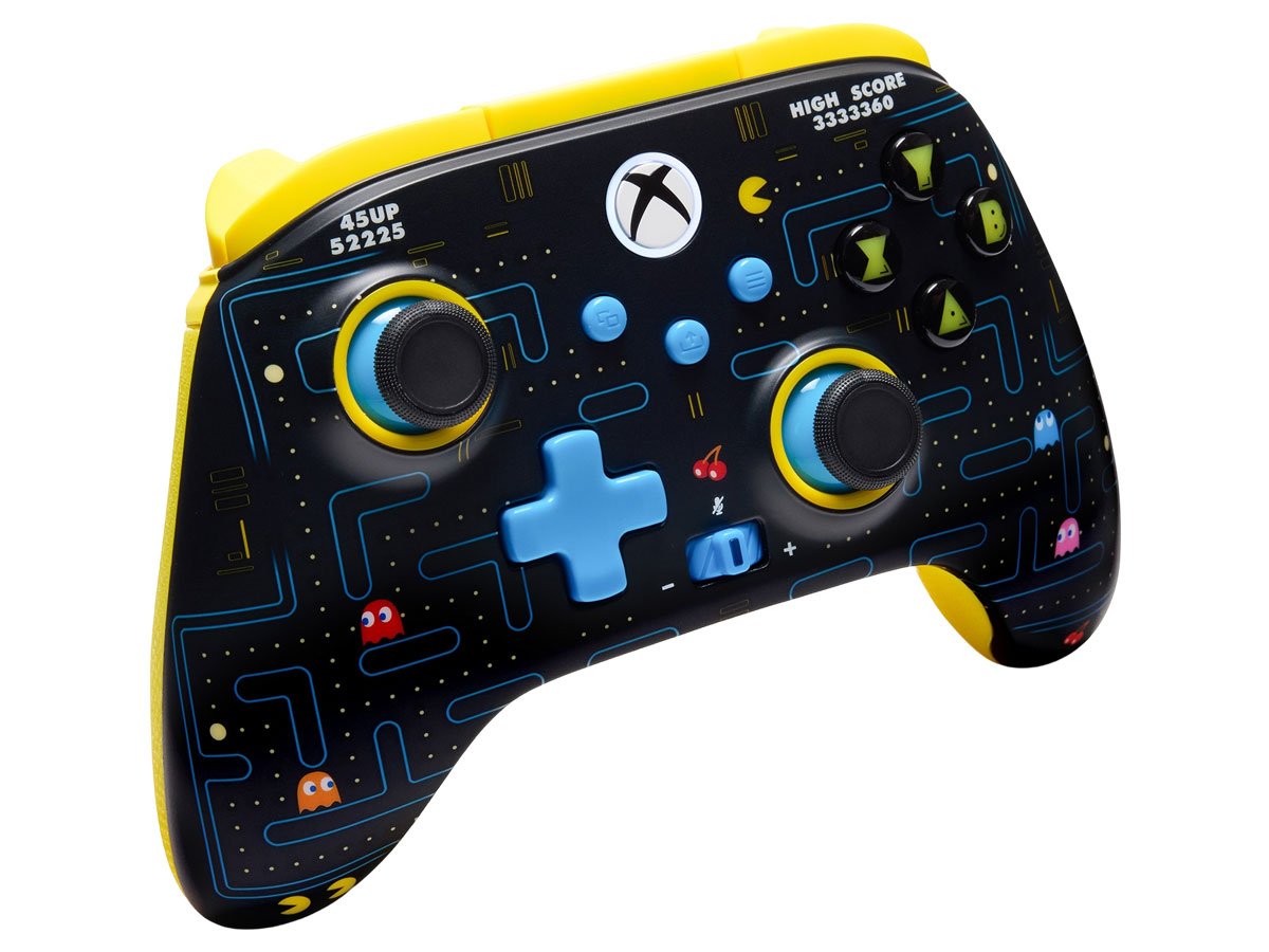 Kontroler bezprzewodowy PowerA Pac-Man Edition XS/PC - Widok od przodu pod kątem
