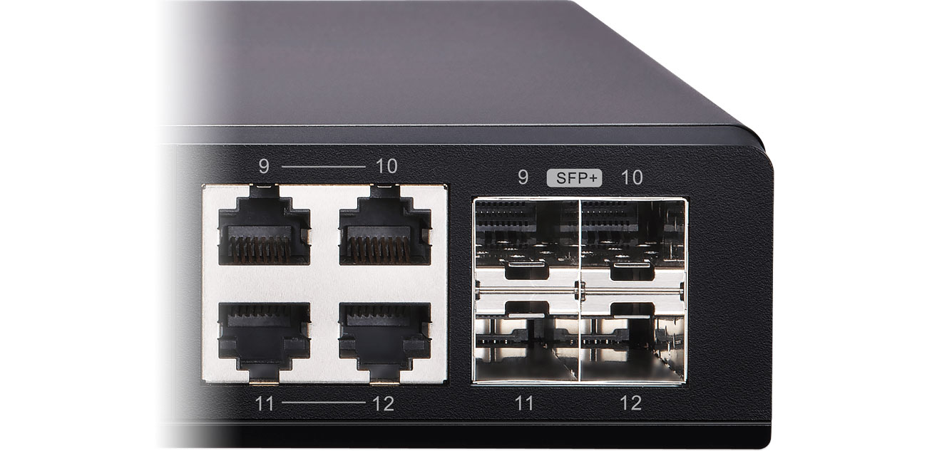 Qnap QSW-1208-8C Porty COMBO