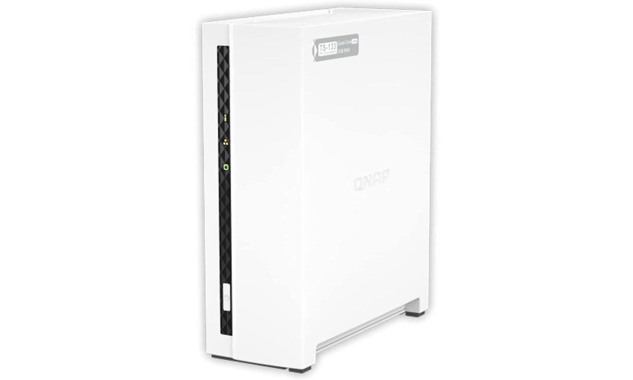 Serwer NAS QNAP TS-133 - Widok od przodu i lewego boku