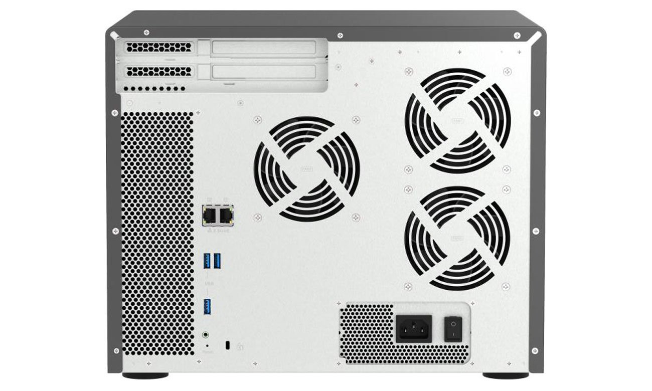 QNAP TS-1655-8G widok z tyłu