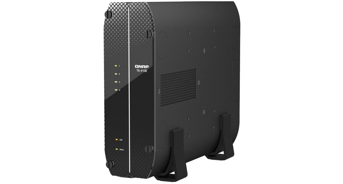 QNAP TS-410E-8G Widok z boku
