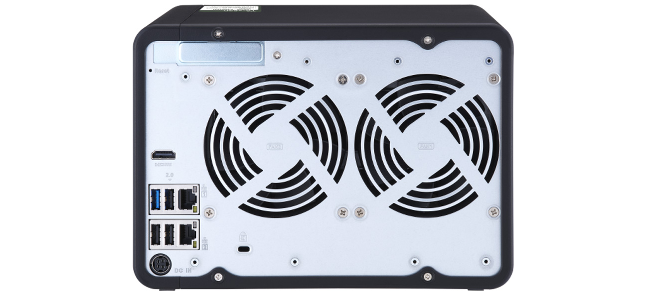 Dwa porty LAN 2,5 GbE RJ45 i możliwość rozbudowy kartami PCIe