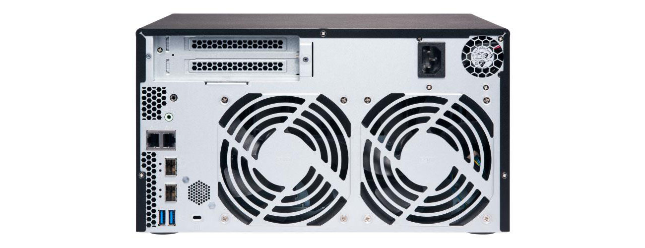QNAP TS-832X-2G Dwa gniazda PCIe do rozszerzania możliwości serwera NAS